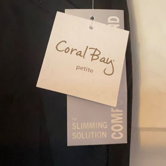 Coral Bay Black Capri Pants Slimming Comfort Waist 16 Petite New - Picture 2 of 4